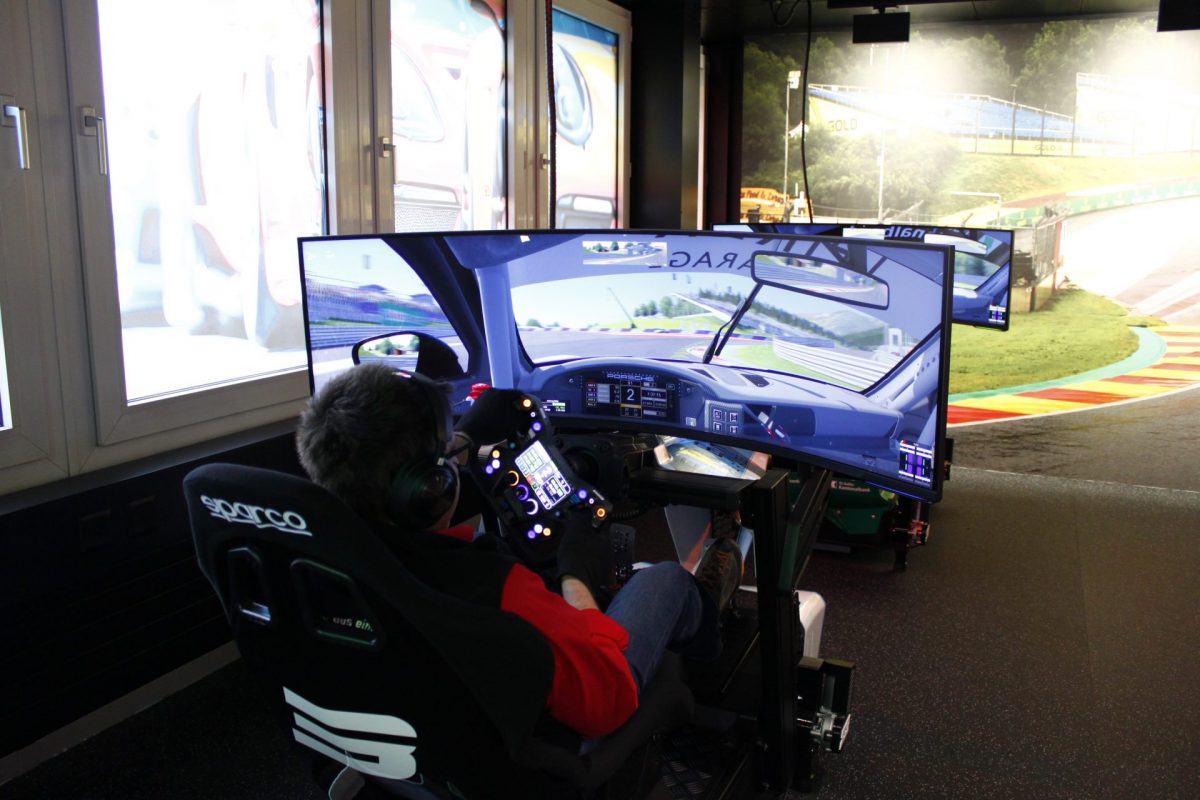 Cla Stecher beim Sim Racing